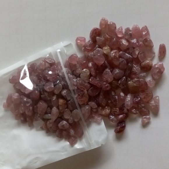 Strawberry Quartz Small Tumbled Stones. - Picture 2 of 4